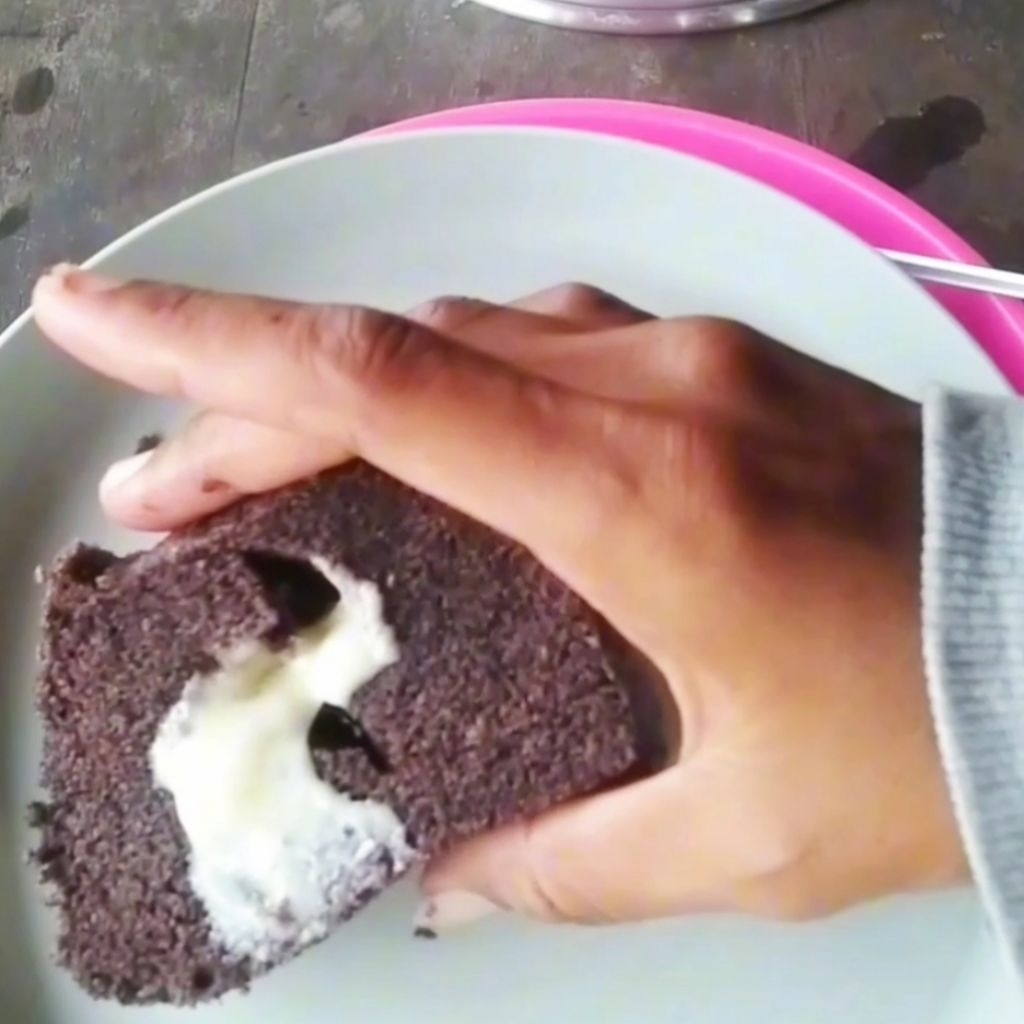 

PO bolu ketan hitam lumer diameter 13cm dan 22cm