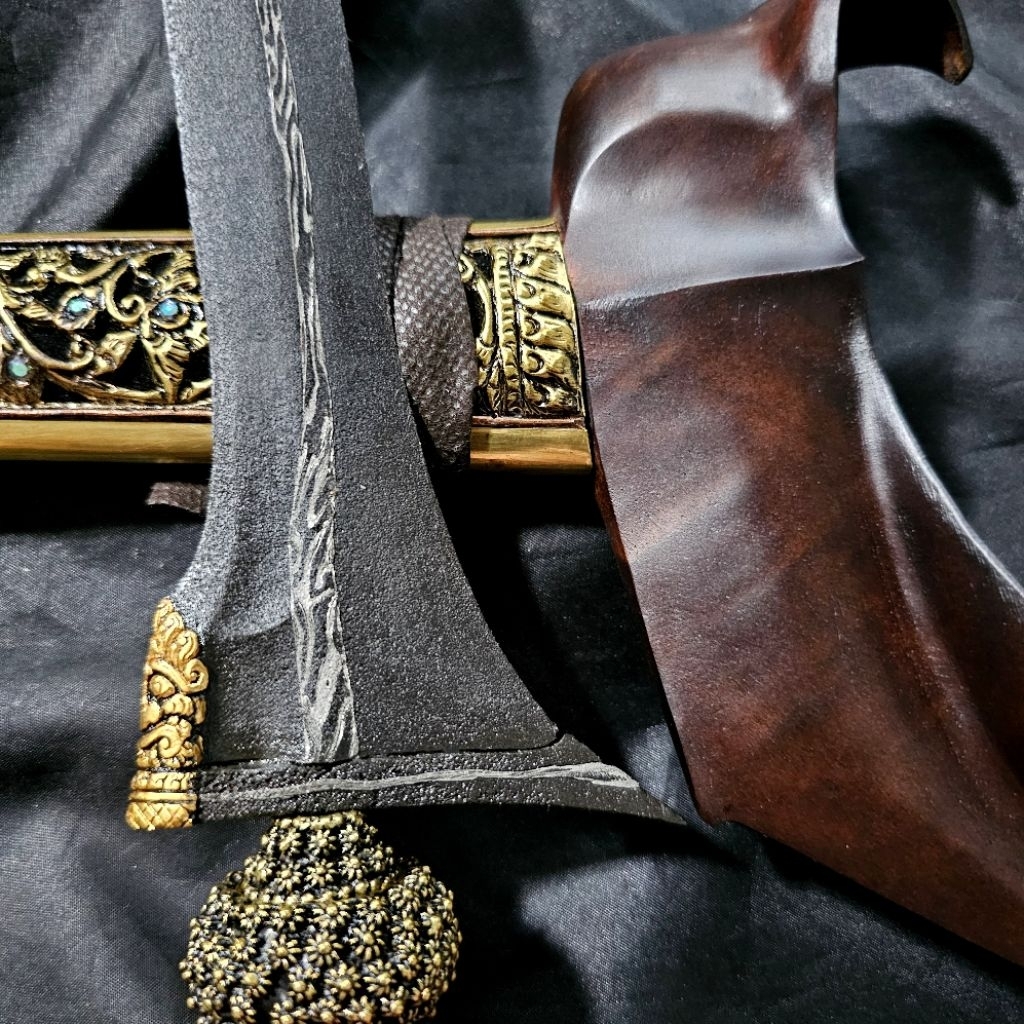 Keris Tilam Upih Corok Kinatah Makoro Sepuh Emas Pamor Dadung  Muntir