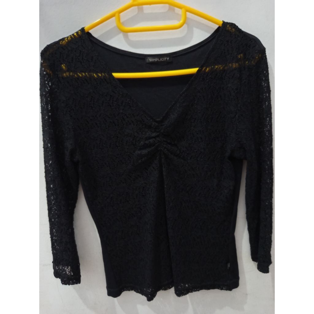 Atasan brokat hitam (LIKENEW)