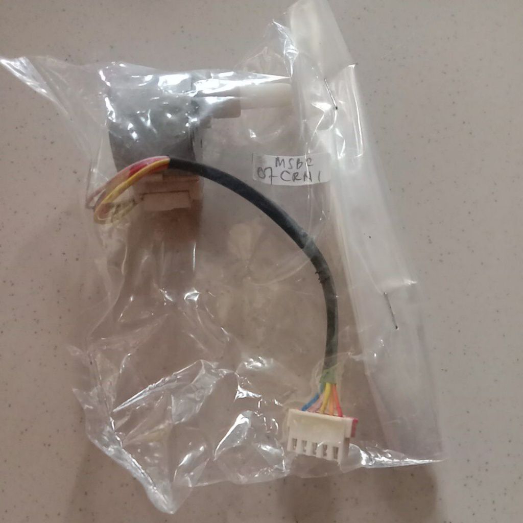 motor swing indoor AC merk Midea model MSFC 07CRN1