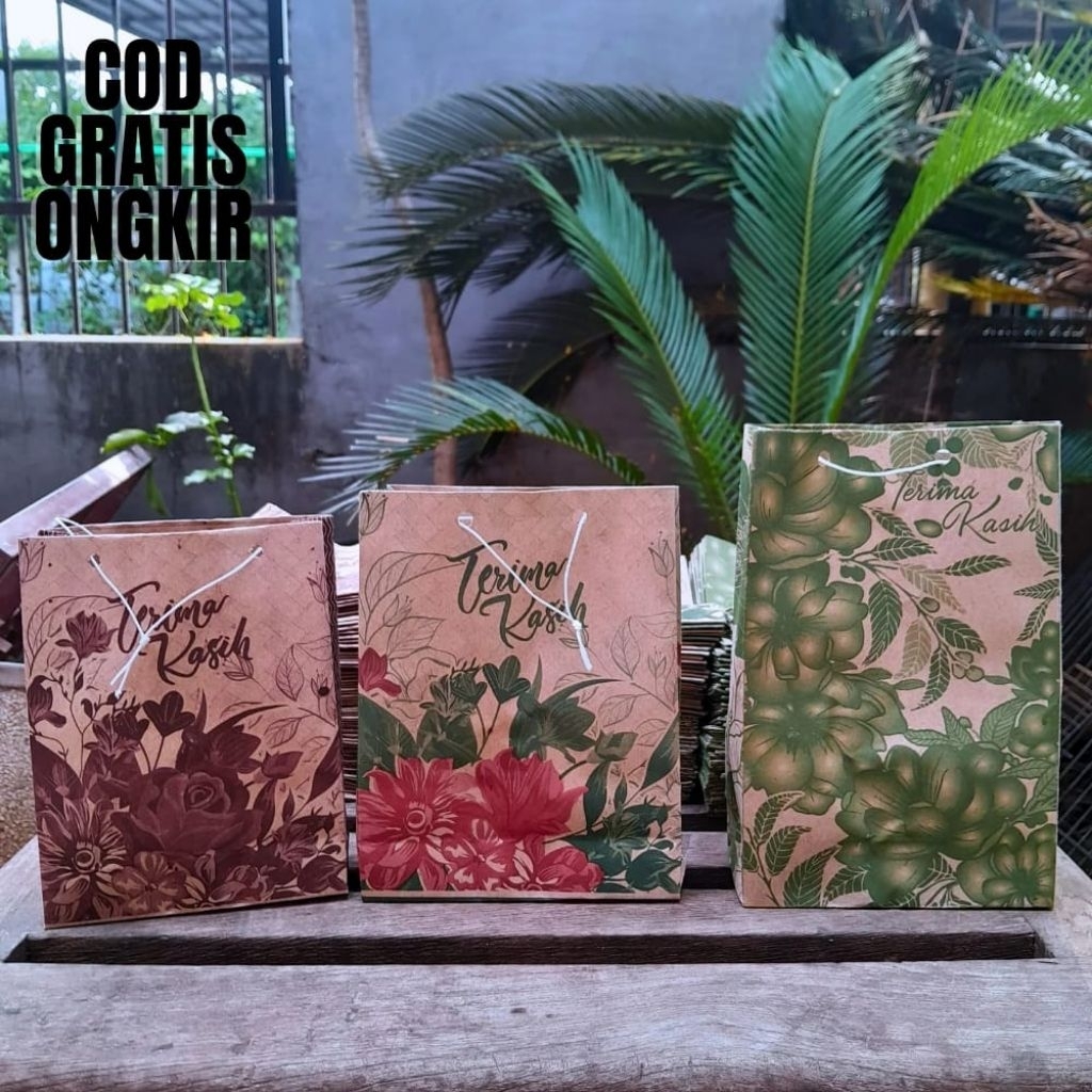 

100 Pcs Paperbag Batik Kakak kecil, Kecil dan Mini. ukuran 14x20x4cm