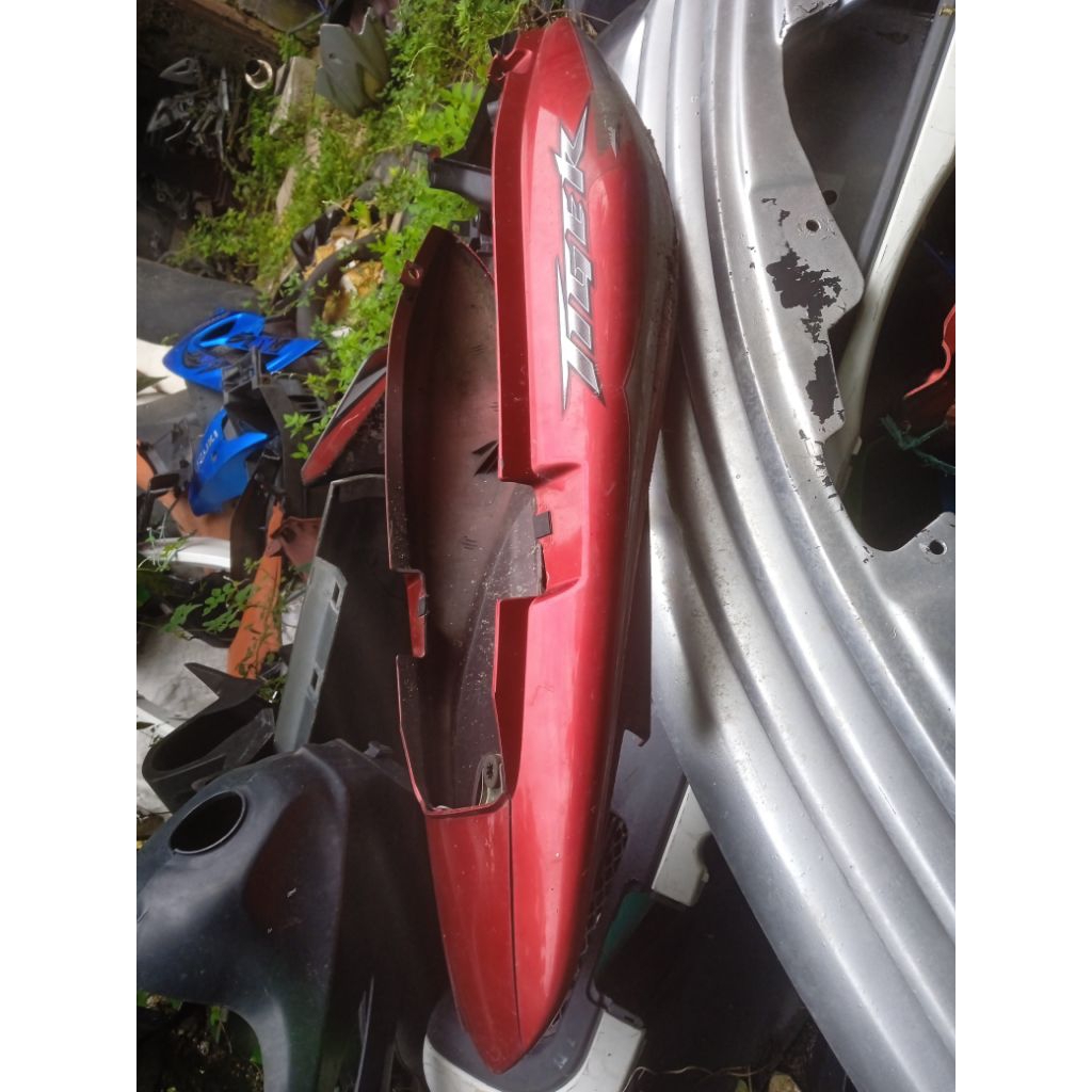 Body belakang Tiger Revo set original