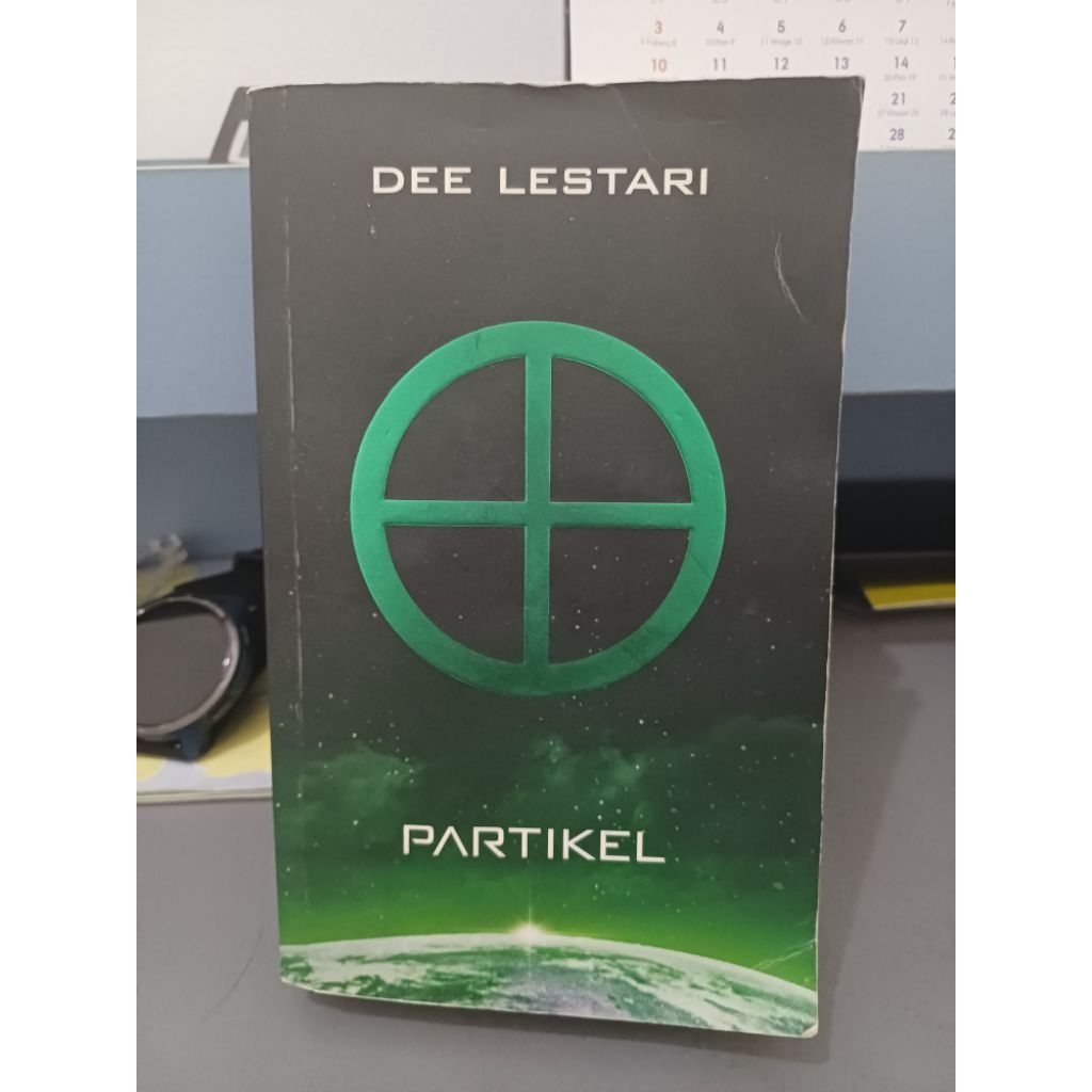 Buku SUPERNOVA: Partikel, Dee Lestari