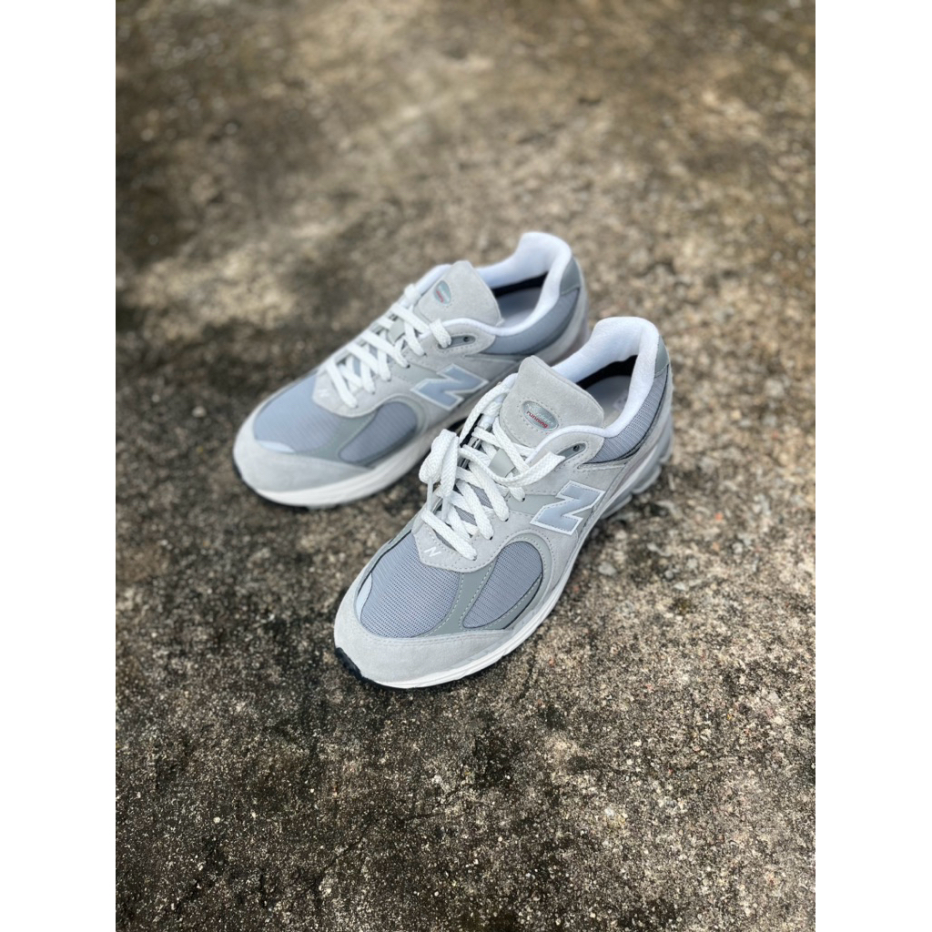 NEW BALANCE 2002R GREY GORETEX ORIGINAL