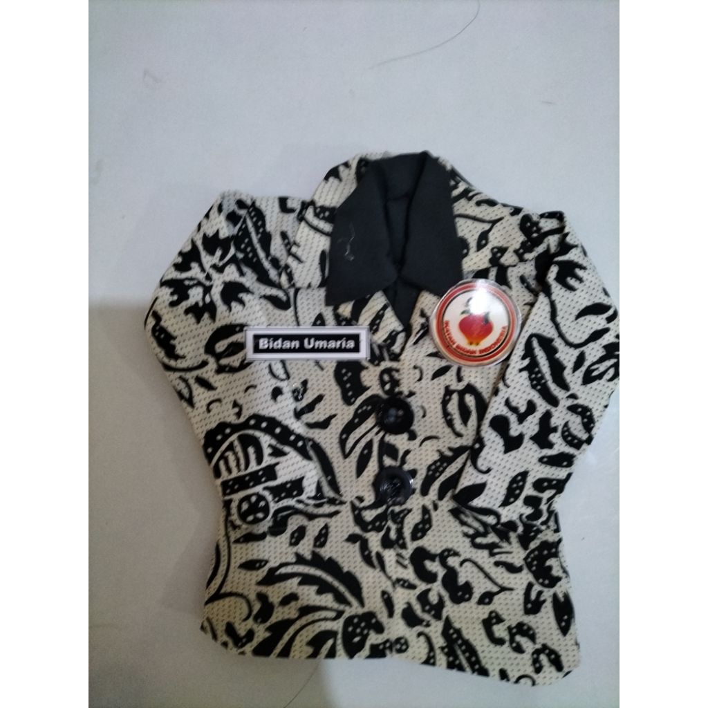 miniatur custome profesi miniatur seragam profesi bidan batik IBI gantungan tempelan kaca spion mobi