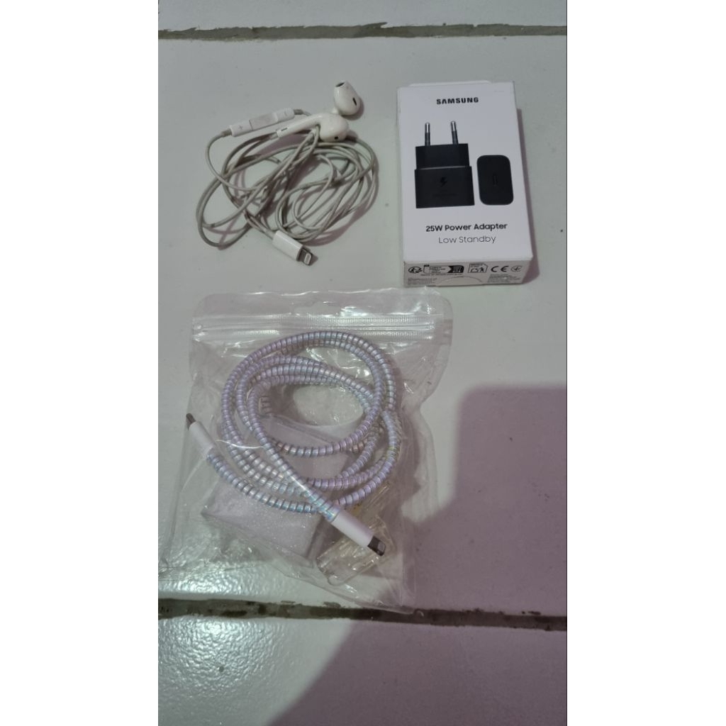 adapter samsung  ,headset kabel iphone , kabel iphone ori  like a new