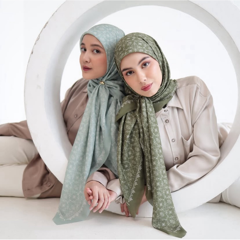 ARASCARF | Jule Monogram Series by Arascarf