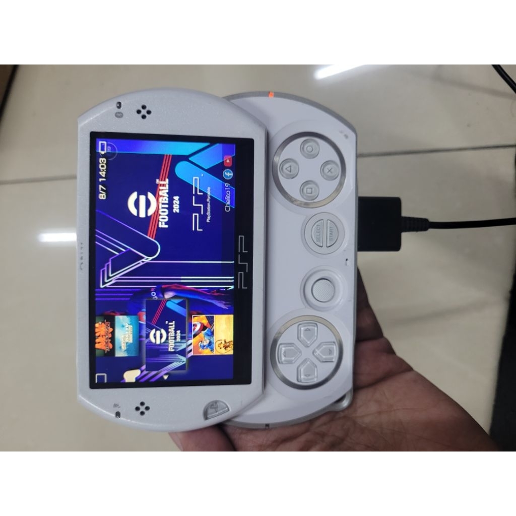 PSP GO 16GB Putih Sony