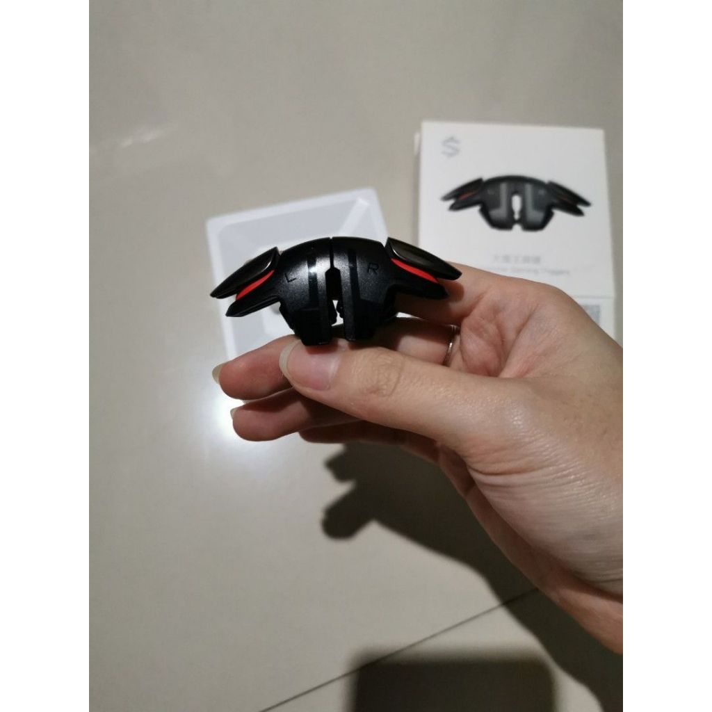 Black Shark the monster gaming L1 R1 Trigger Hp Game