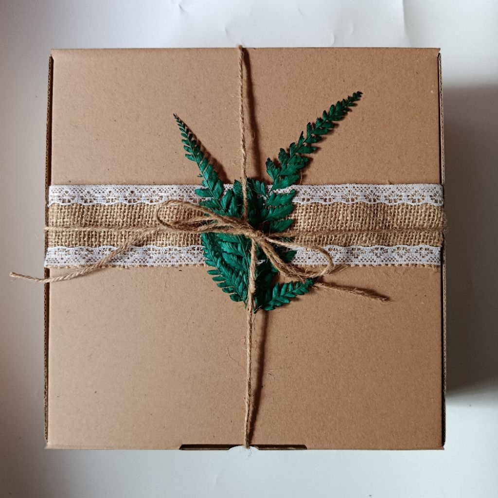 

Paket Gift Box C | Box Hampers Kotak Kado Packaging Hadiah Burlap