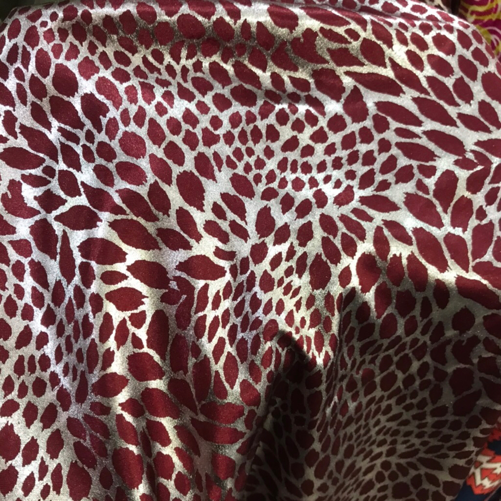 kain satin motif ~ kain satin motif leopard silver ~ kain satin motif leopard ~ kain satin motif aj1
