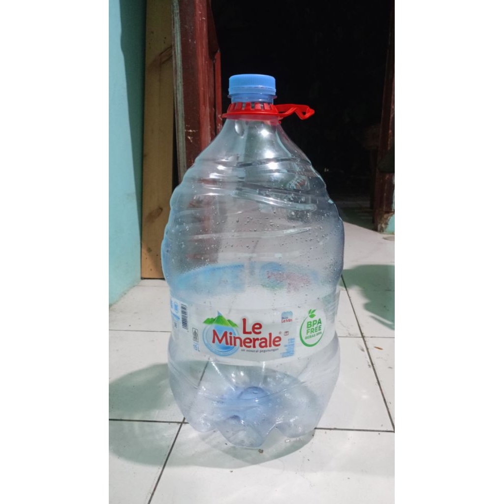 

Galon kosong lemineral 15 liter