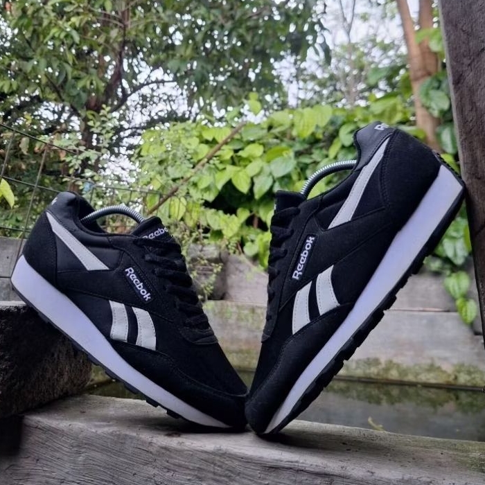 Reebok Aztec Classic Black