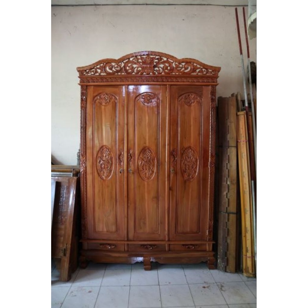 Almari 3 pintu Kayu Jati/ Lemari baju Estetik Kayu Jati Jepara/ Lemari Pakaian aesthetic