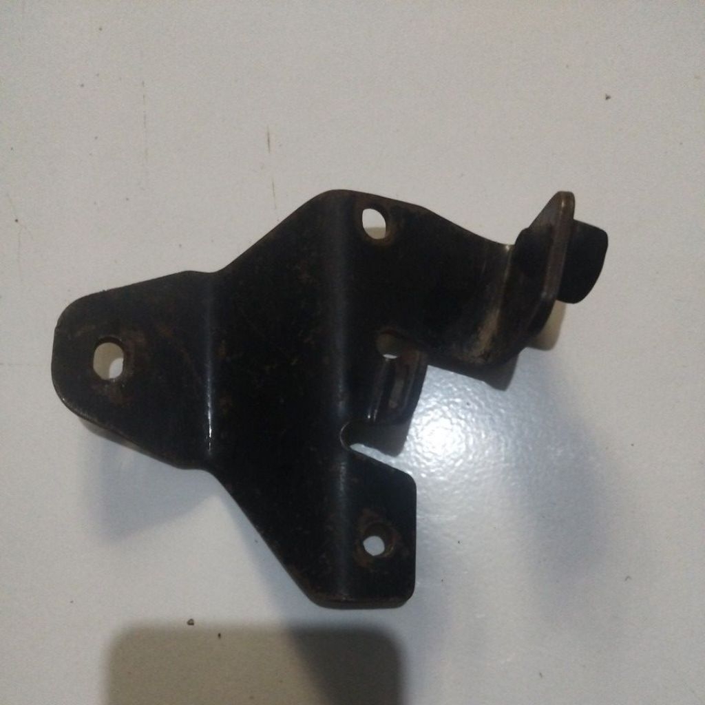 breket dudukan pangkon kenalpot knalpot Yamaha Vega r lama cripton ORI second copotan
