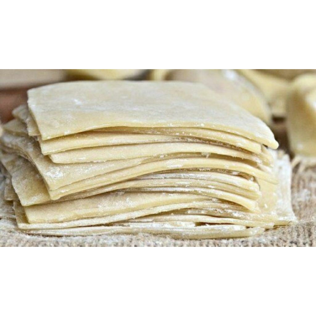 

kulit pangsit ukuran besar (1pcs) by pasar Tasik online