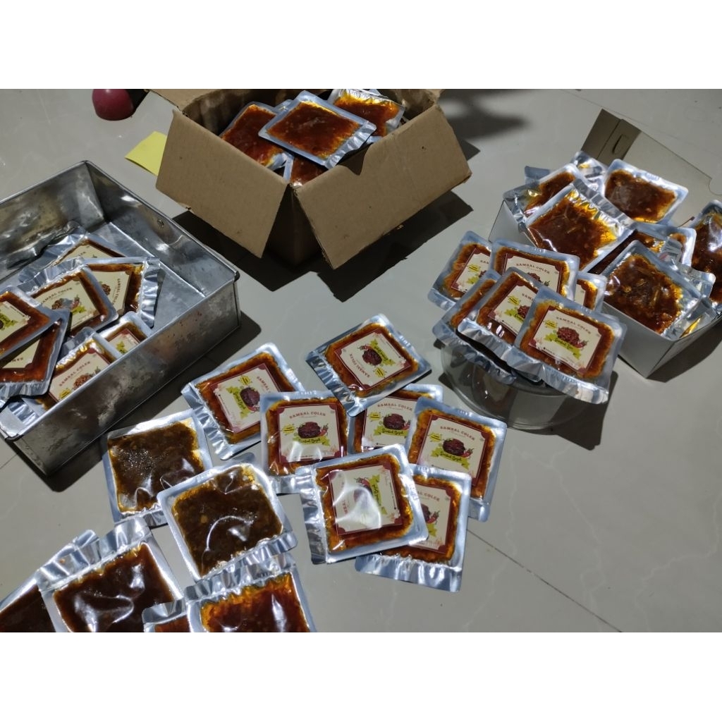 

Baruuuuu,,,,,, Sambal Colek Homemade. Tersedia berbagai varian [untuk pembelian jumlah sedikit ada di etalase sebelah]