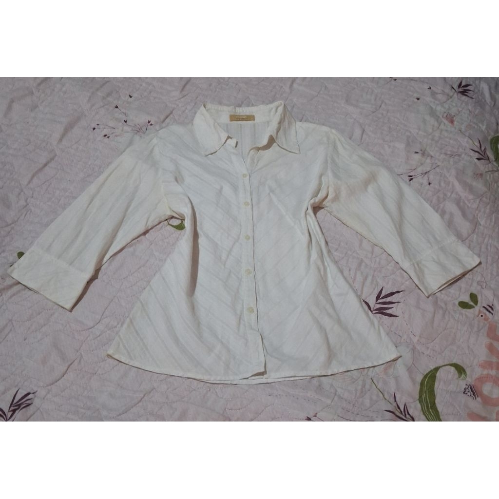 PRELOVED Kemeja Putih Cole