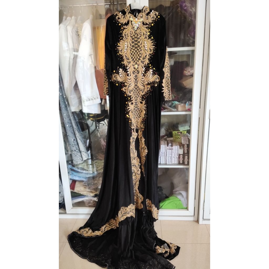 PRELOVED KEBAYA BLUDRU HITAM