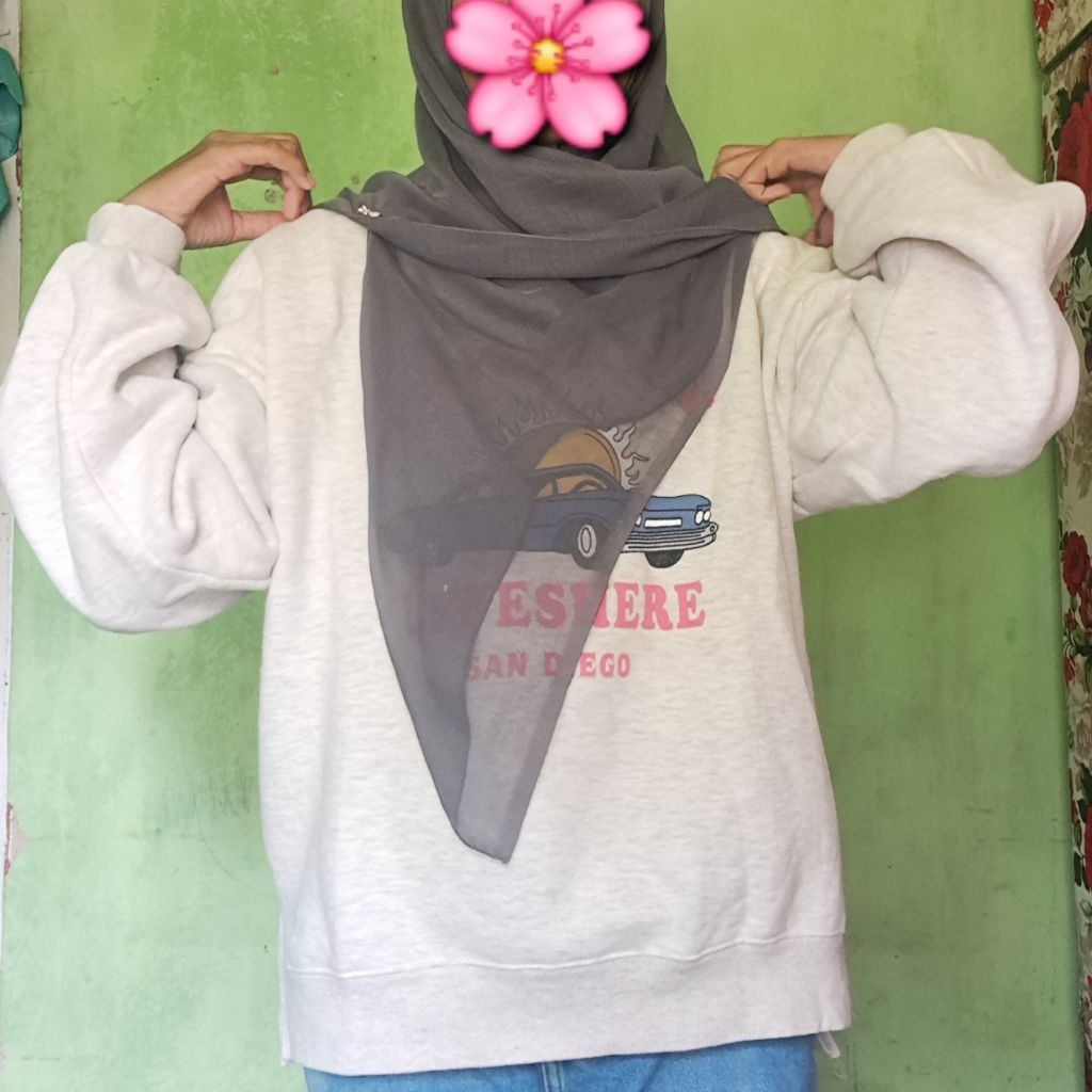 Sweater Hoodie Preloved Murah | Second Brand | Baju Wanita | Baju Bekas Murah Bermerek