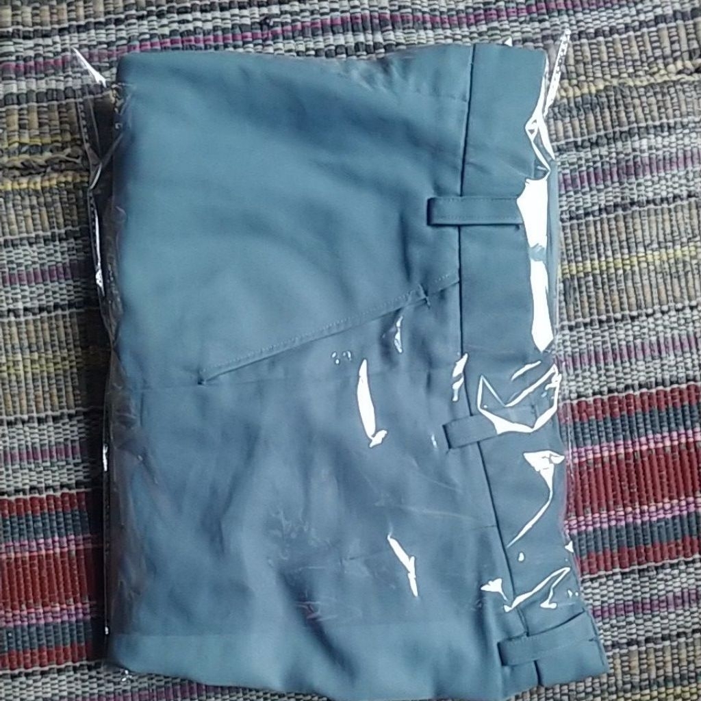 celana sekolah bahan bekas