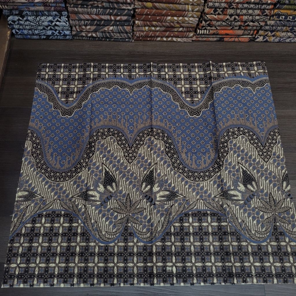 KAIN BATIK POTONGAN MOTIF CAPUNG KUPUKUPU WARNA KUNING KUNYIT DAN WARNA MERAH CERAH BIRU DENIM