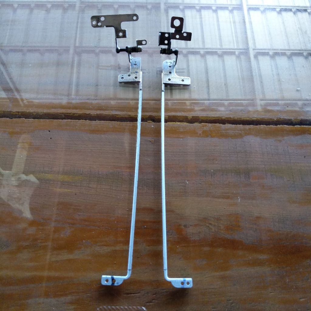 engsel laptop lenovo ideapad z410