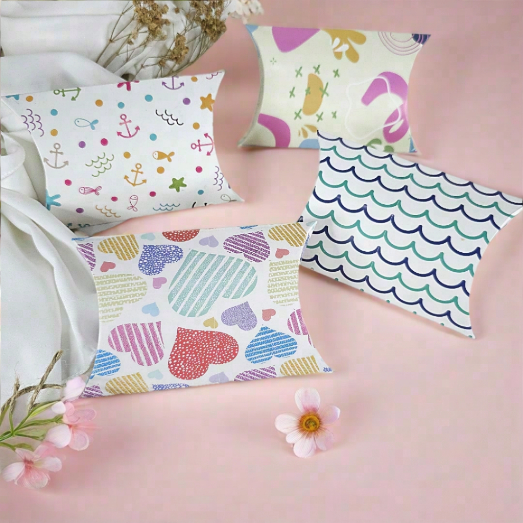 

Pillow Box Kado Hampers Elegan Bentuk Bantal [ Kotak Kado ]