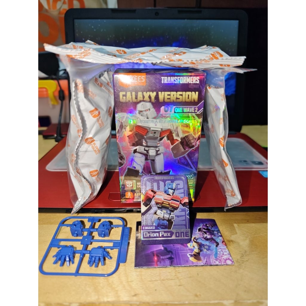 Blokees Transformer Galaxy Version 07 - Orion Pax COGGED (OFC)