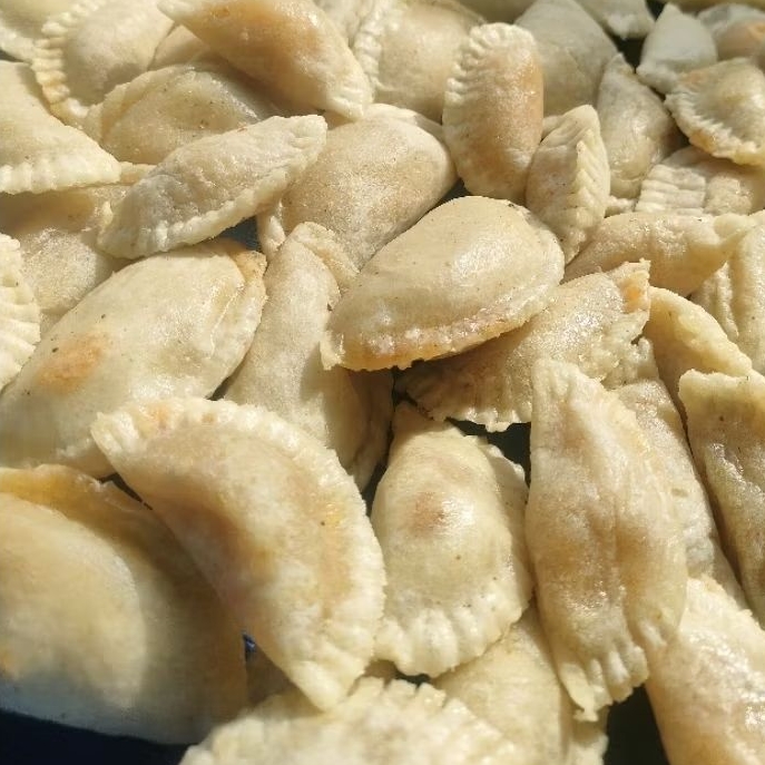 

CIRENG ISI AYAM SUWIR PEDAS MERCON DAUN JERUK SMALL ISI 10