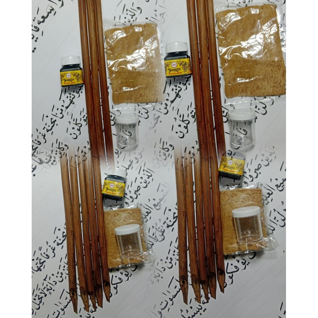 

Paket lengkap Alat Tulis Kaligrafi Isi (Handam Sudah Di Raut, Tinta Yamura Kecil, Liqoh Dan Wadah Tinta).