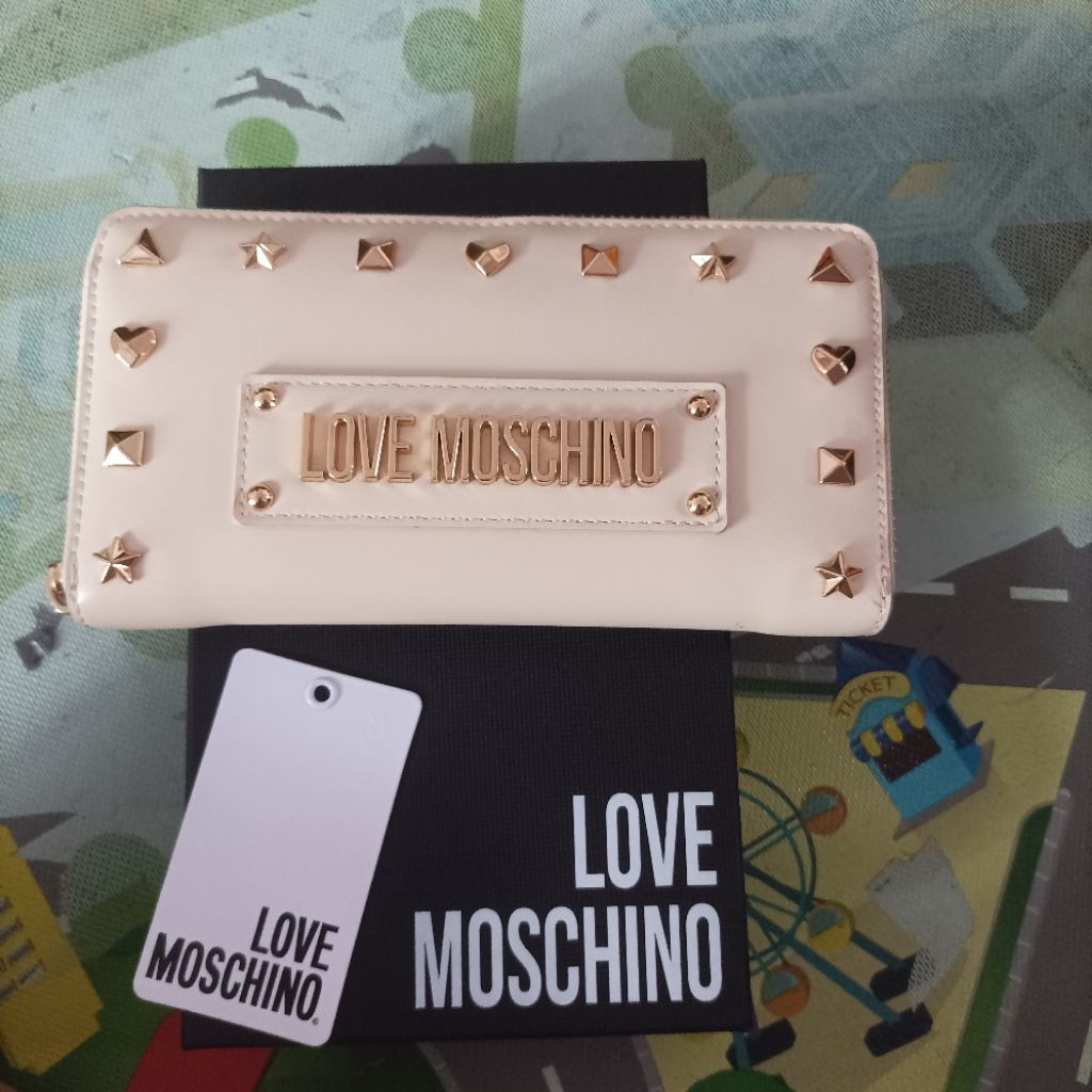 Preloved dompet love moschino warna susu