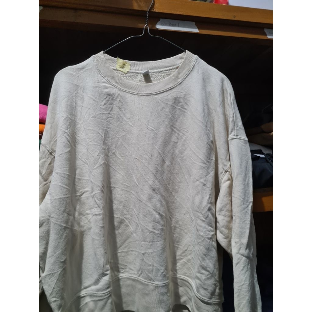 crewneck crop uniqlo second,crewneck crop uniqlo preloved