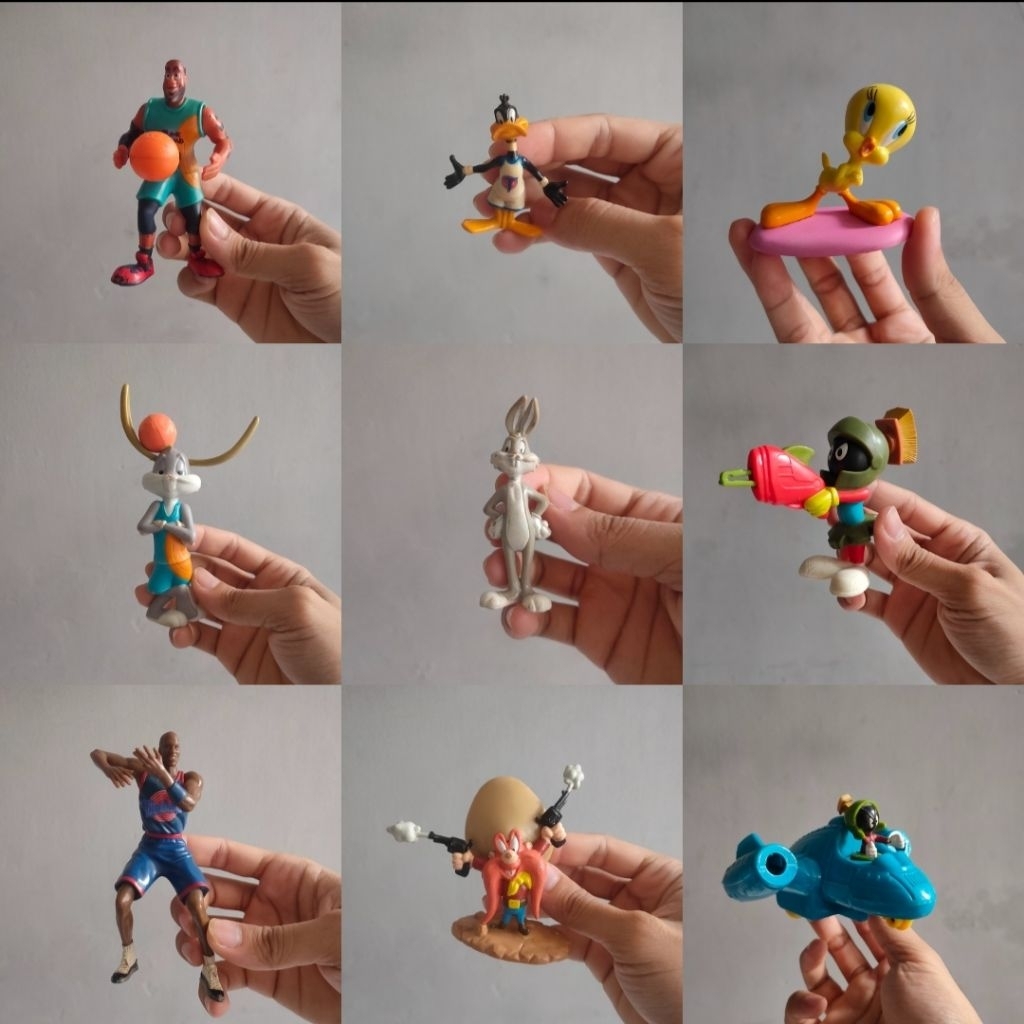 Figure Koleksi Warner Bros