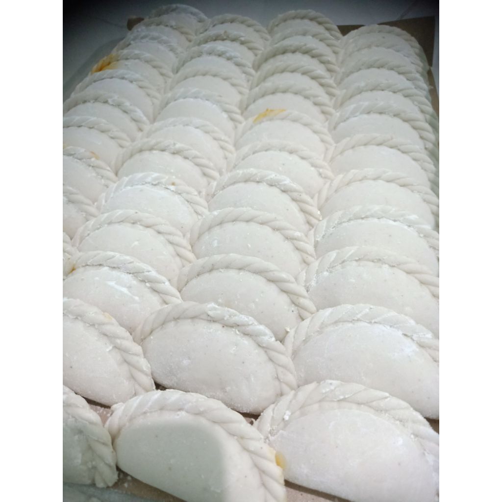 

Paket 3 pcs CIRENG ISI AYAM SUWIR PEDAS