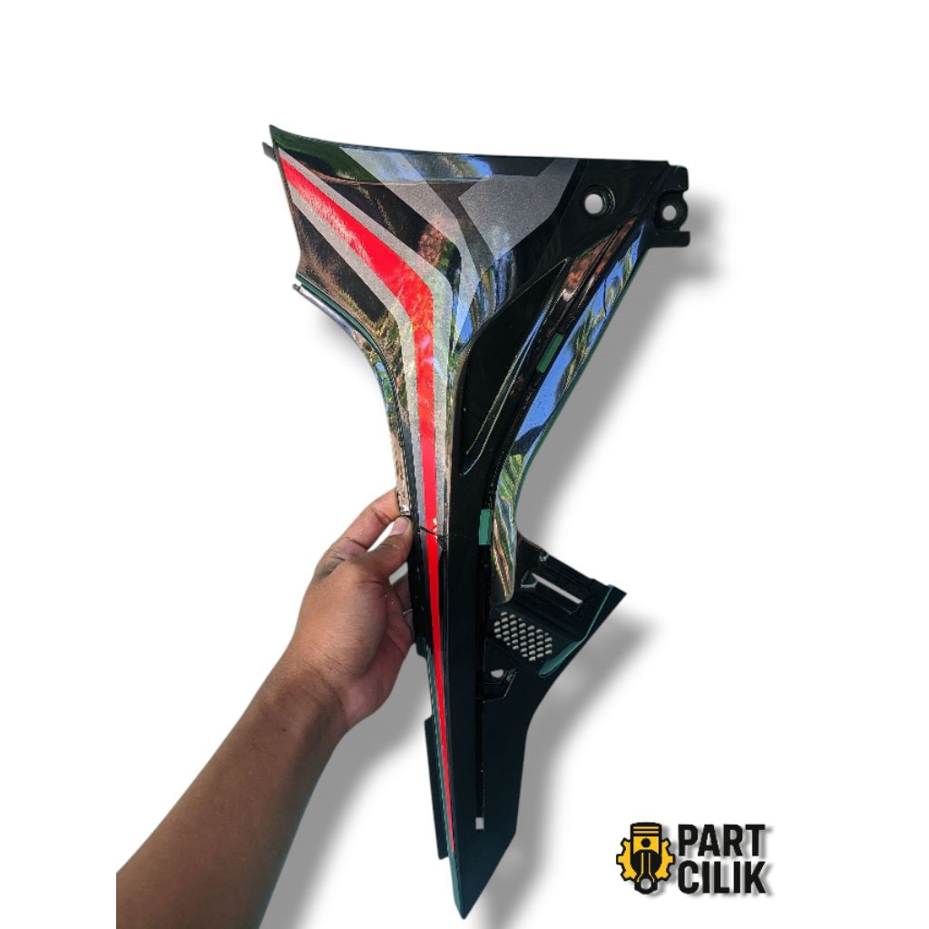 body samping kanan CRF 150L tahun 2020 / cover body samping kanan CRF 150 L original copotan motor