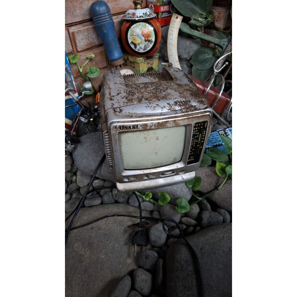 tv mini osaki jadul lawas antik kuno lawas 125rb anggap mati display