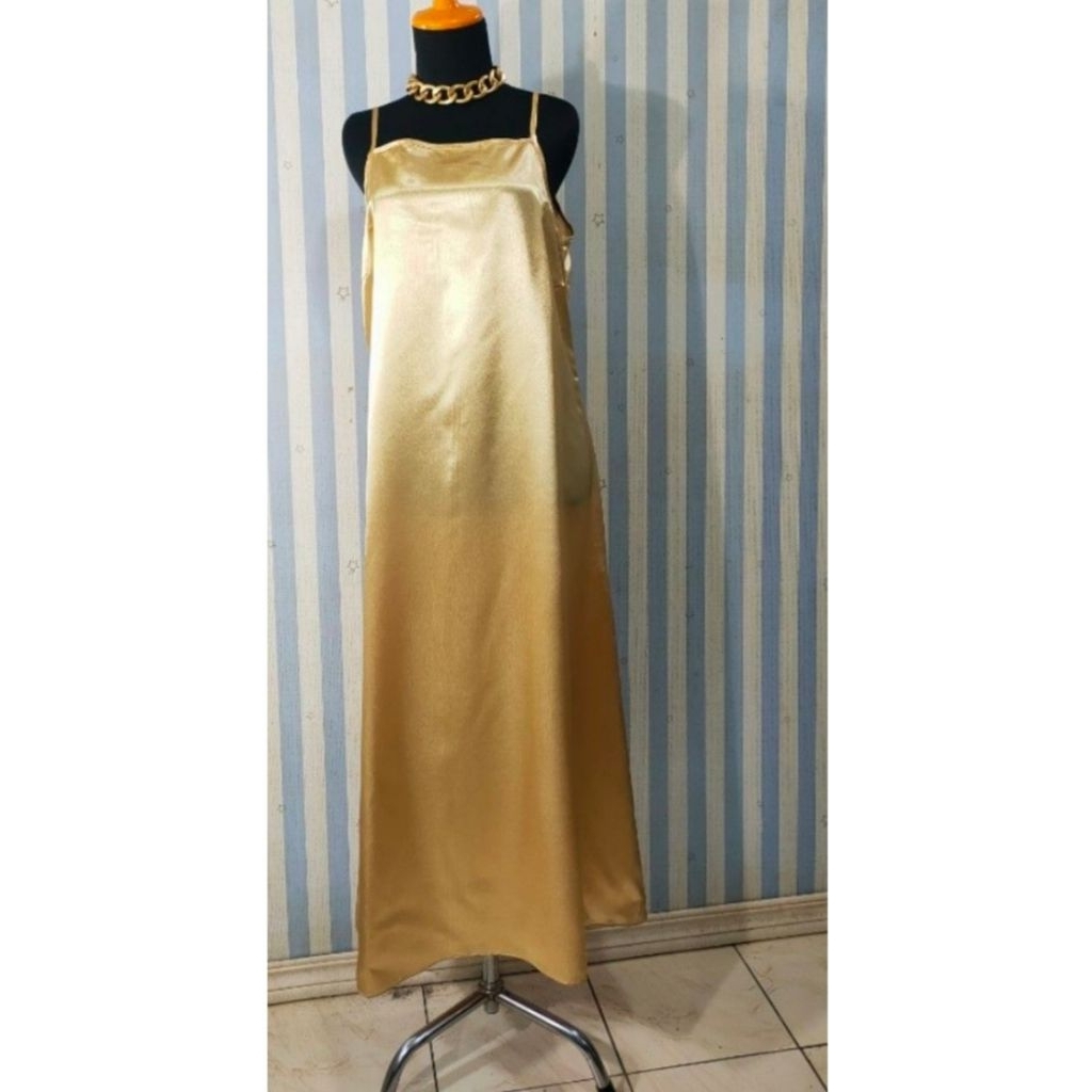 Dress Satin Gold Panjang