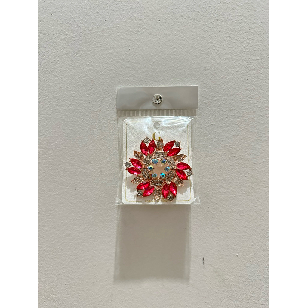 Bros Zircon Hijab Wanita Elegant Anti Karat Warna Magenta