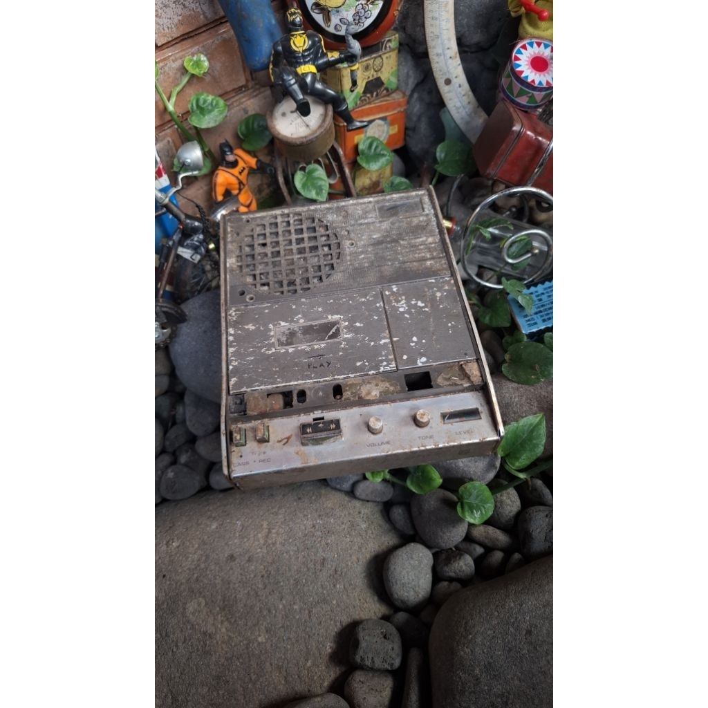 Cassette recorder pemutar kaset pita   vintage jadul lawas kuno vintage display 85rb  anggap mati