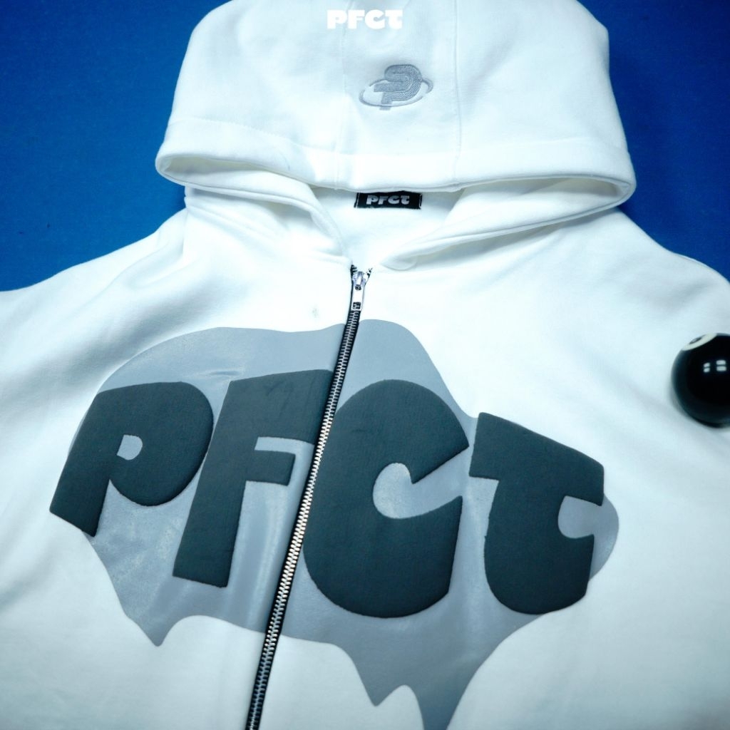 PERFECTIE White Zip Hoodie (Boxy Cut)
