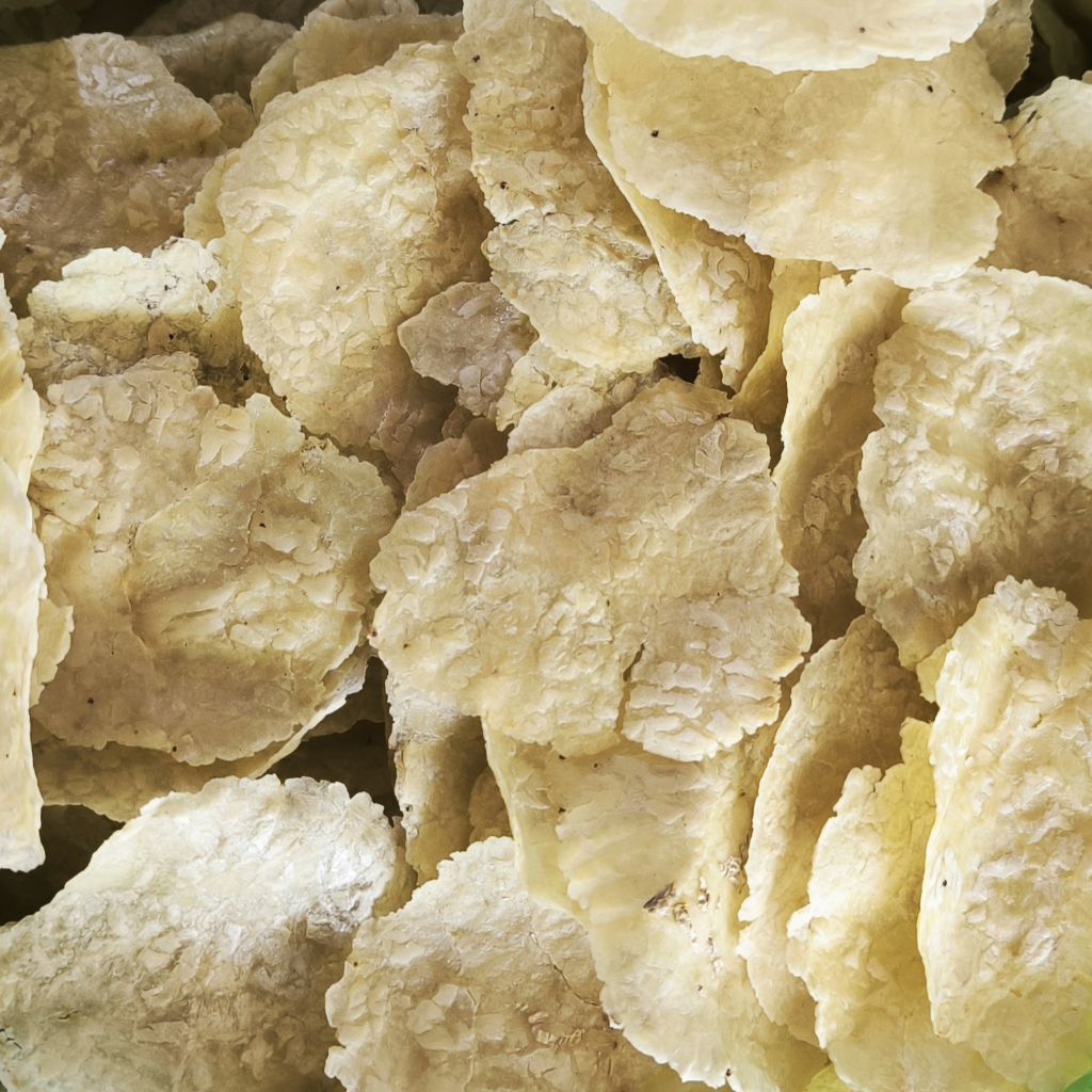 

emping melinjo Aceh. emping mentah, tips dan renyah. oleh-oleh khas Aceh isi 500 gr