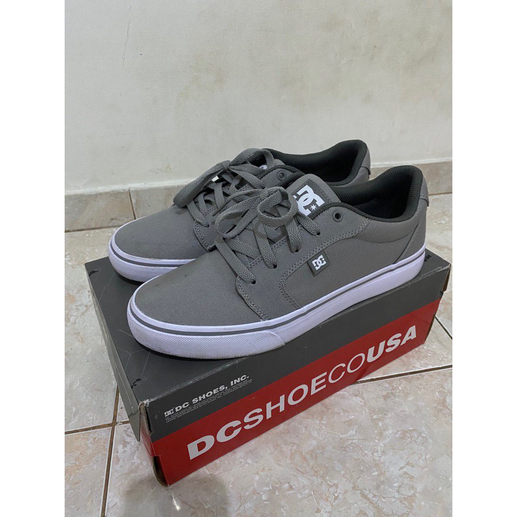 Preloved DC Shoes Grey Anvil size 45