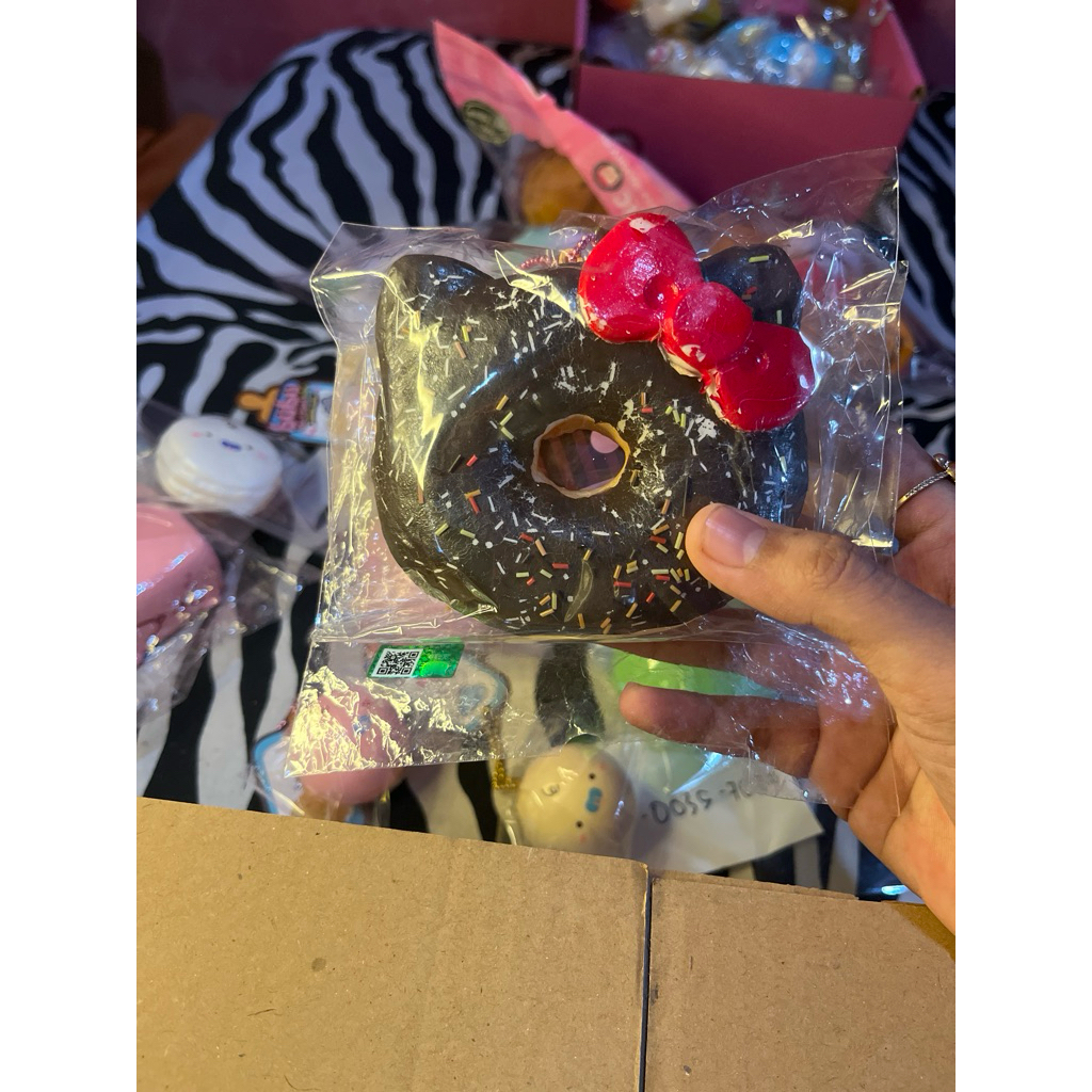 Squishy hk donut