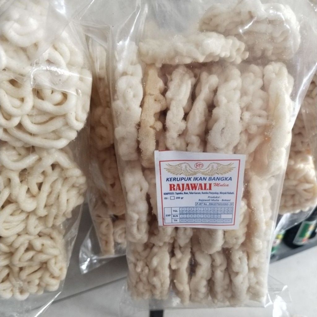 

Kerupuk ikan yang putih cap Rajawali