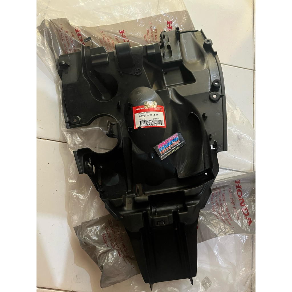 Rear fender inner spakbor slebor belakang dalam kolong honda spacy karbu original ahm honda 8010A 80