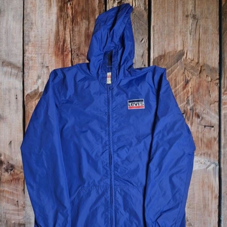 Jaket Running Levis Thrift Preloved Second Branded