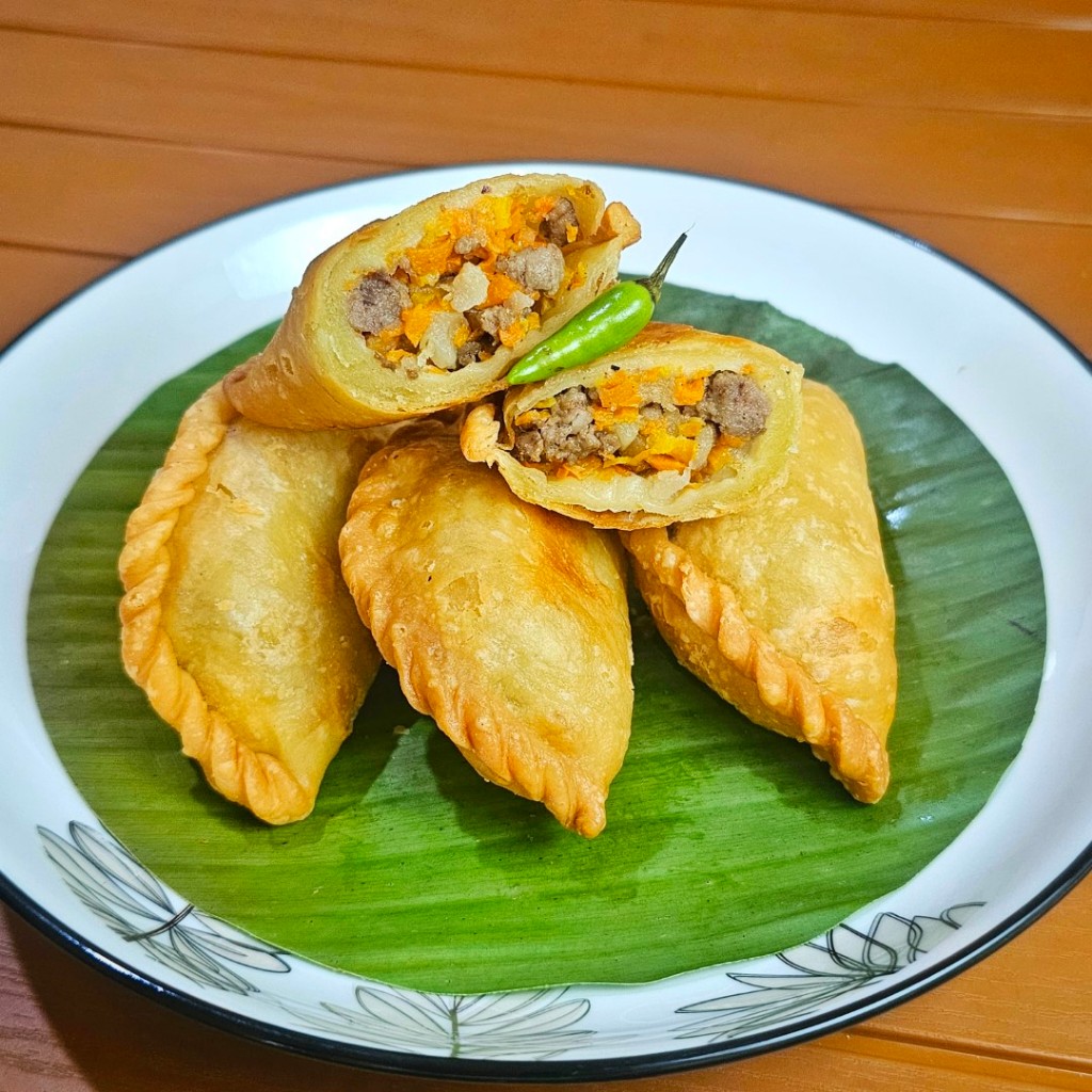 

Pastel Sayur Telor/Daging/Bihun
