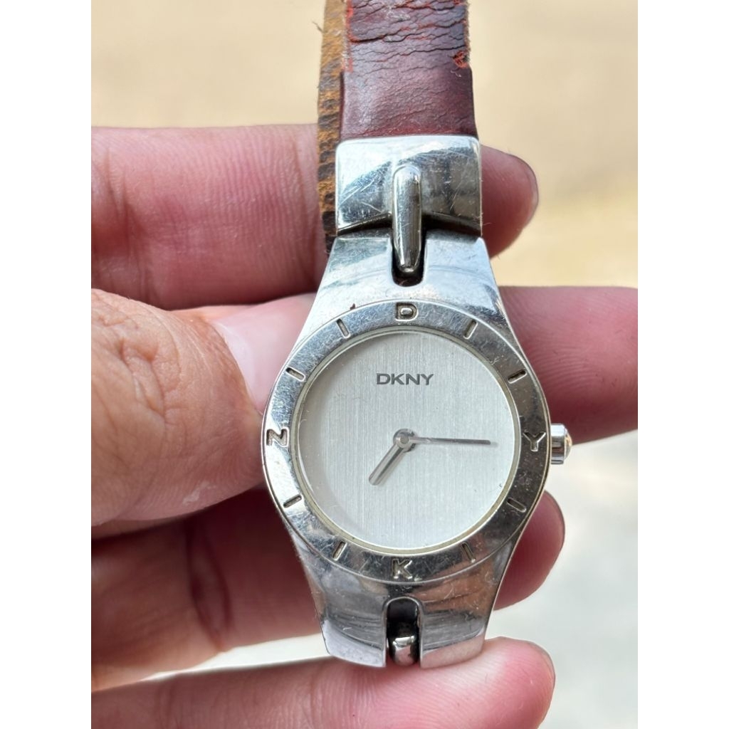 JAM TANGAN WANITA DKNY