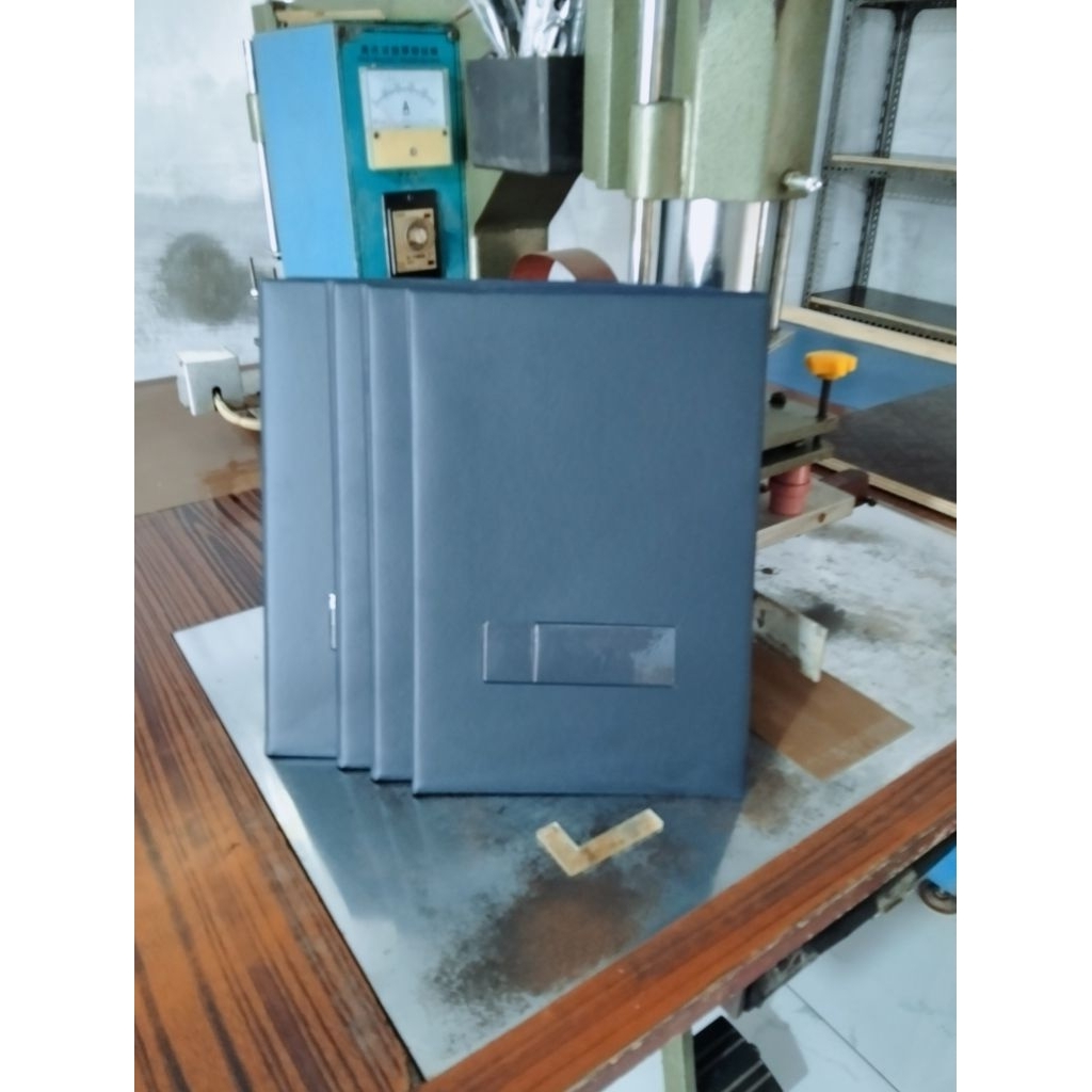 

Map Polos || Sampul Polos, Isi 4 Lembar (Biru Dongker)